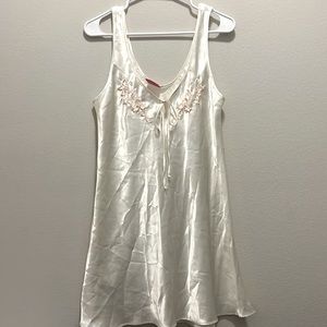 VINTAGE NIGHTGOWN